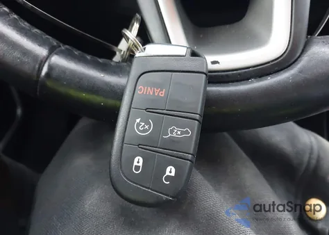 2019 Jeep Compass Altitude 4X4 z USA, uszkodzony, nr VIN 3C4NJDBB7KT648594